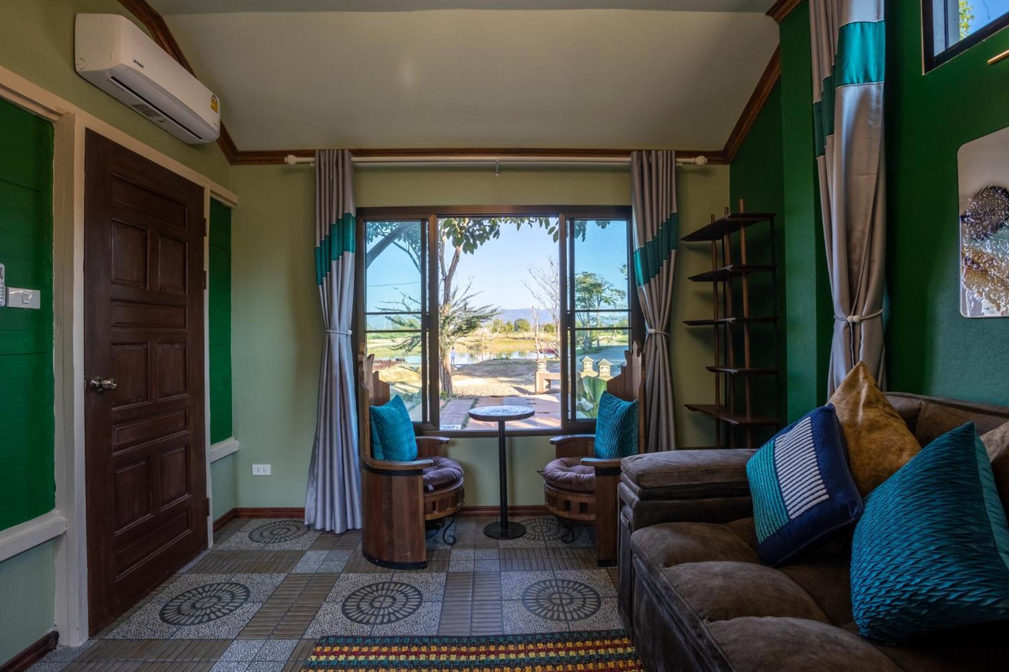 Mana-An Lake Hill Resort มานาอันเลคฮิลล์รีสอร์ต チエンマイ エクステリア 写真