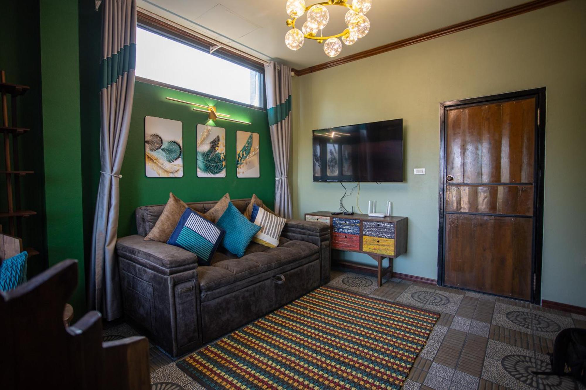 Mana-An Lake Hill Resort มานาอันเลคฮิลล์รีสอร์ต チエンマイ エクステリア 写真