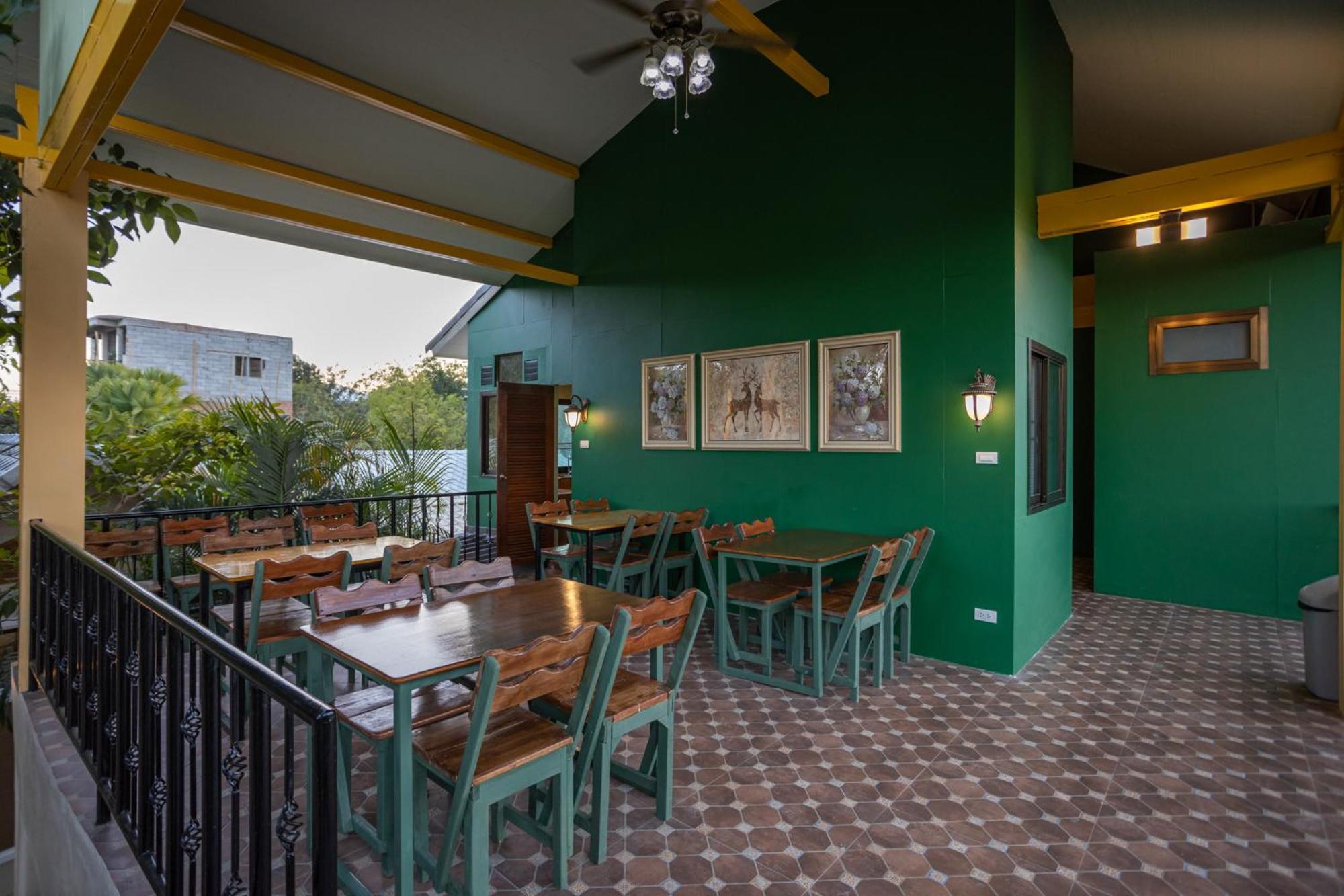 Mana-An Lake Hill Resort มานาอันเลคฮิลล์รีสอร์ต チエンマイ エクステリア 写真