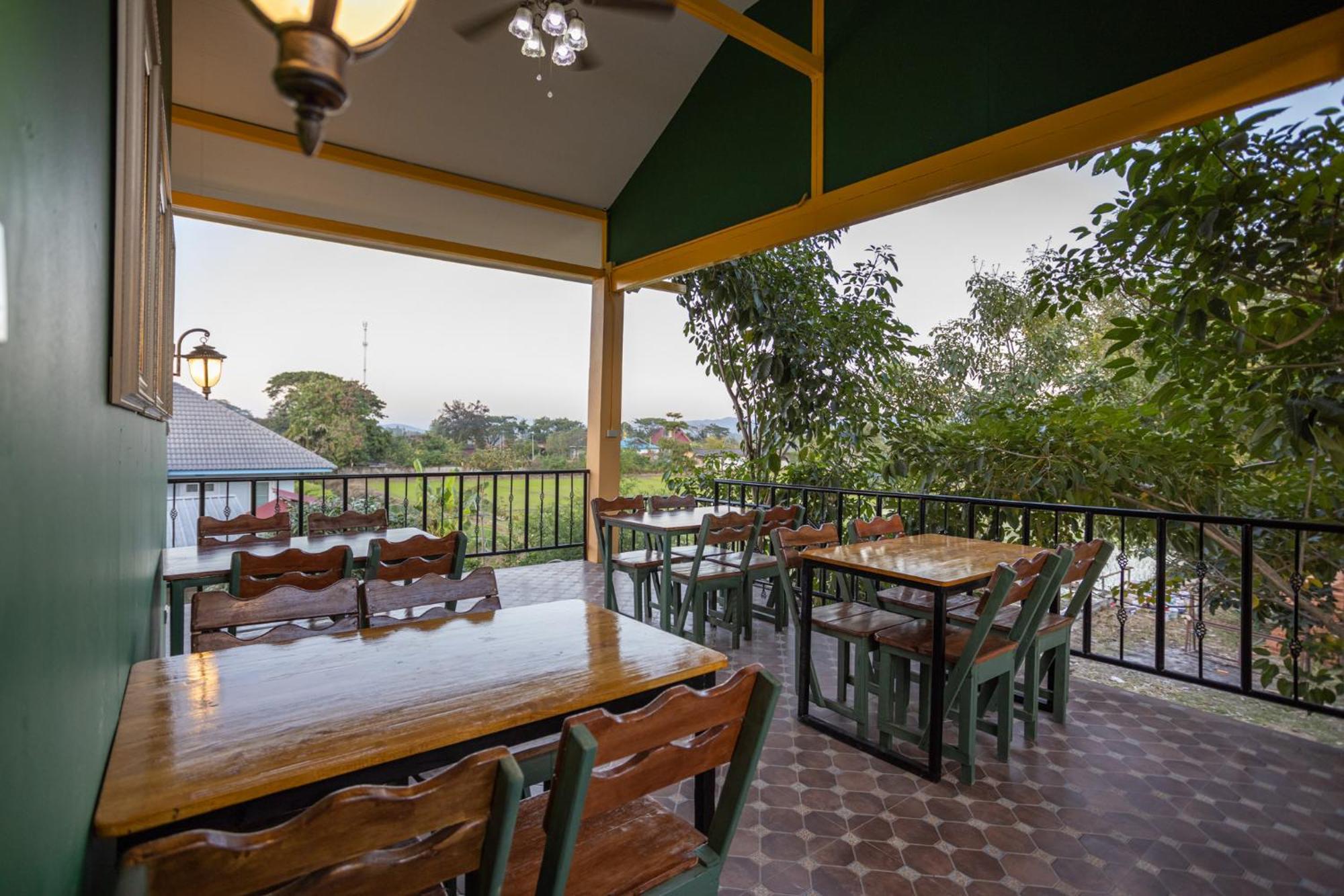Mana-An Lake Hill Resort มานาอันเลคฮิลล์รีสอร์ต チエンマイ エクステリア 写真