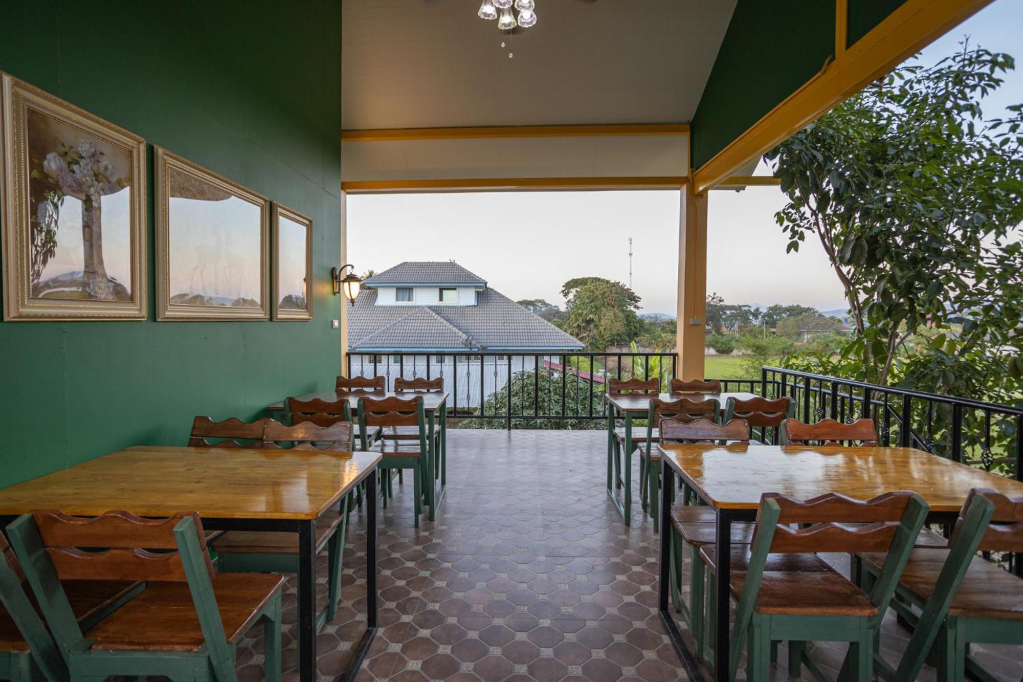 Mana-An Lake Hill Resort มานาอันเลคฮิลล์รีสอร์ต チエンマイ エクステリア 写真