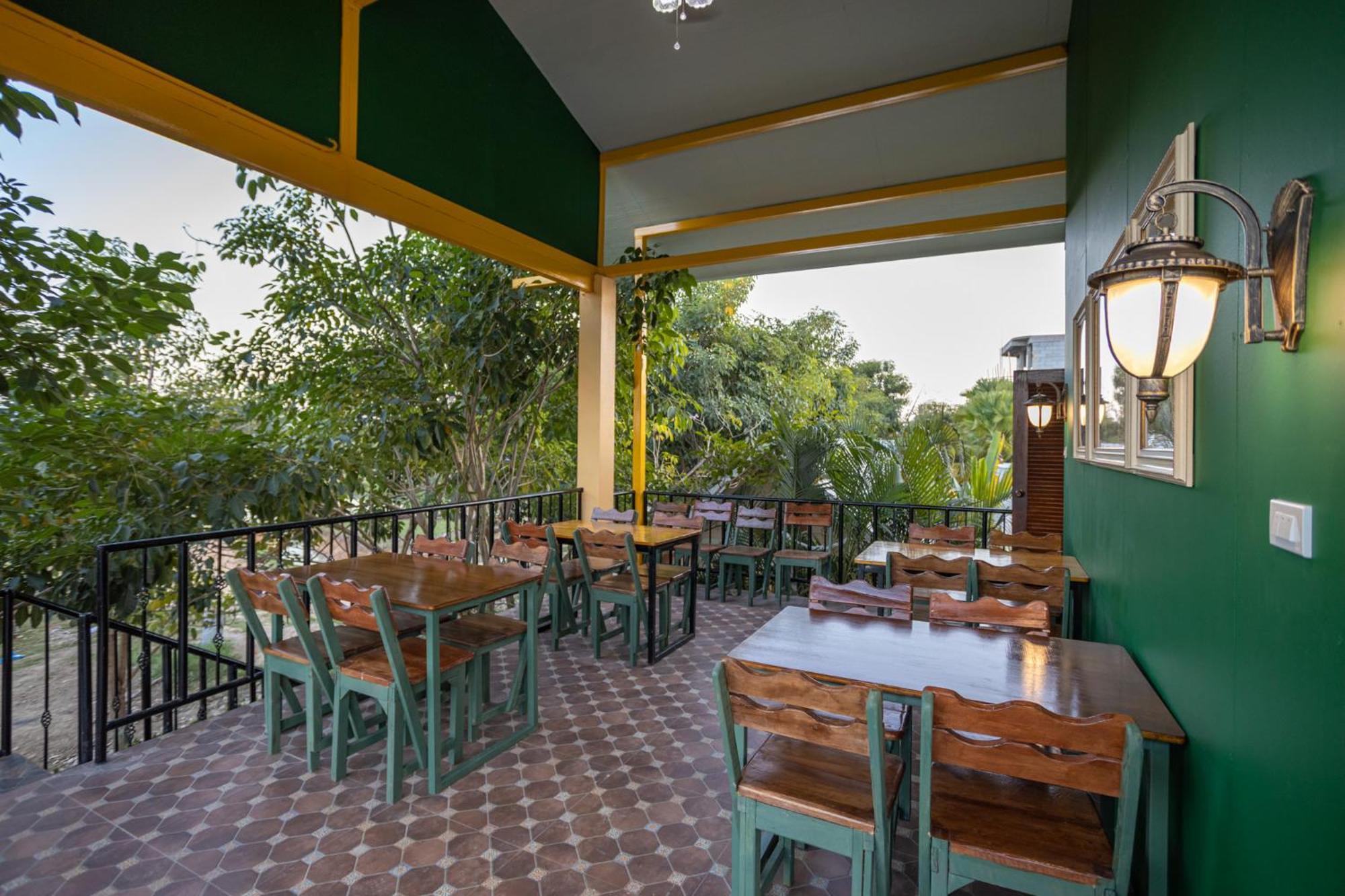 Mana-An Lake Hill Resort มานาอันเลคฮิลล์รีสอร์ต チエンマイ エクステリア 写真