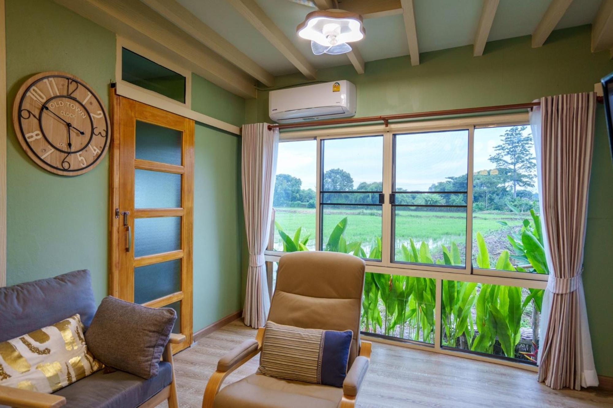 Mana-An Lake Hill Resort มานาอันเลคฮิลล์รีสอร์ต チエンマイ エクステリア 写真
