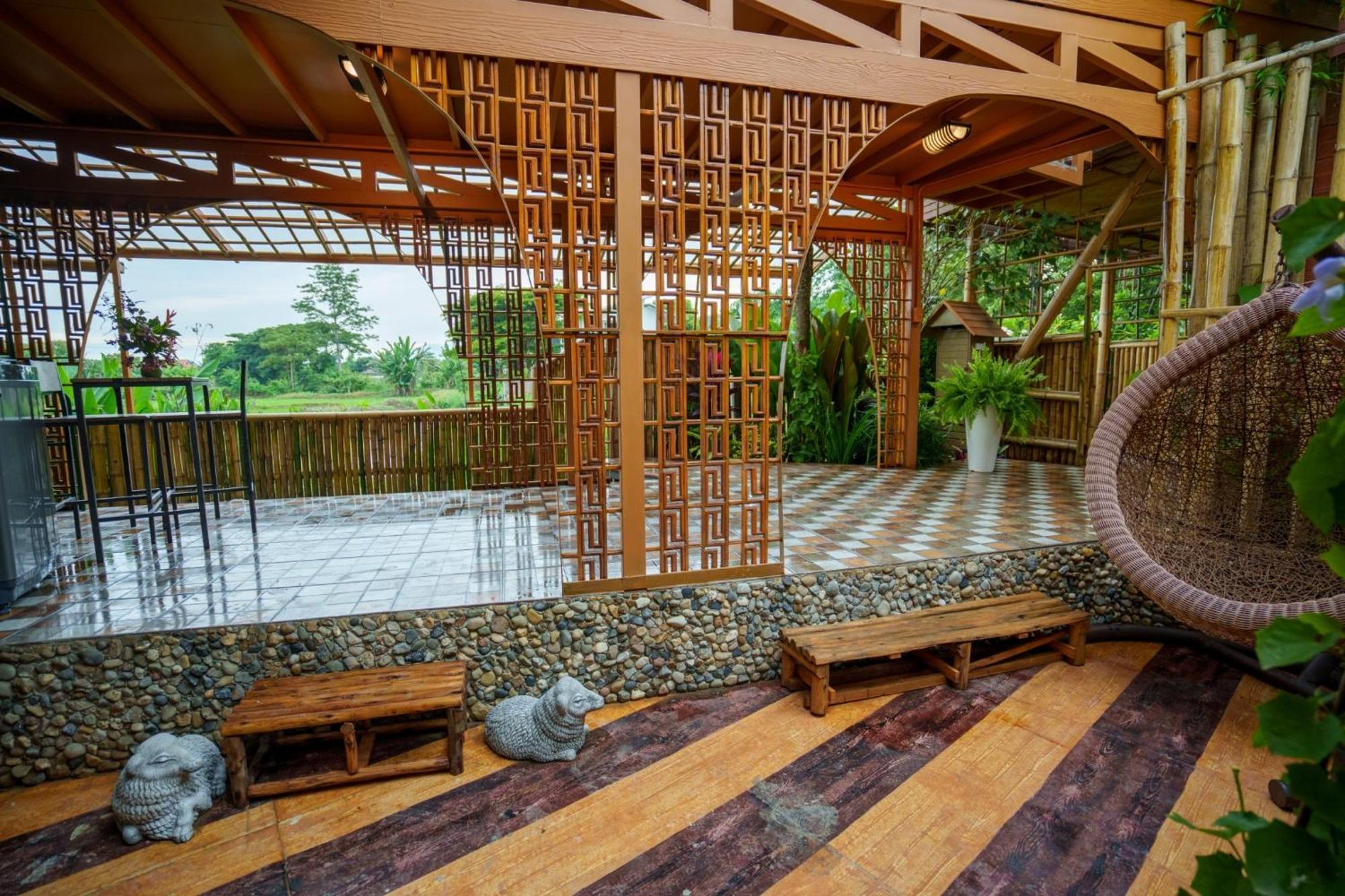Mana-An Lake Hill Resort มานาอันเลคฮิลล์รีสอร์ต チエンマイ エクステリア 写真