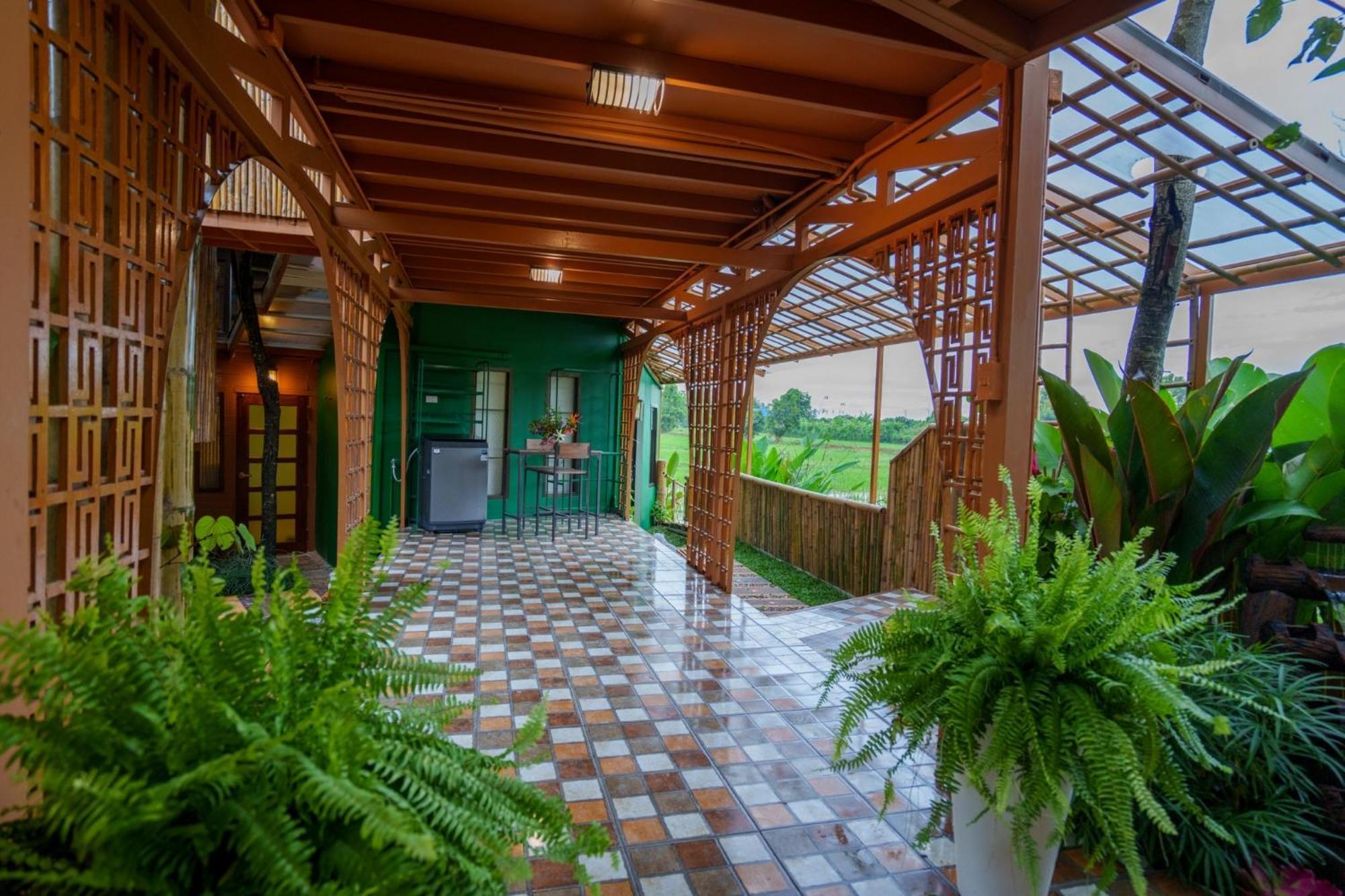 Mana-An Lake Hill Resort มานาอันเลคฮิลล์รีสอร์ต チエンマイ エクステリア 写真
