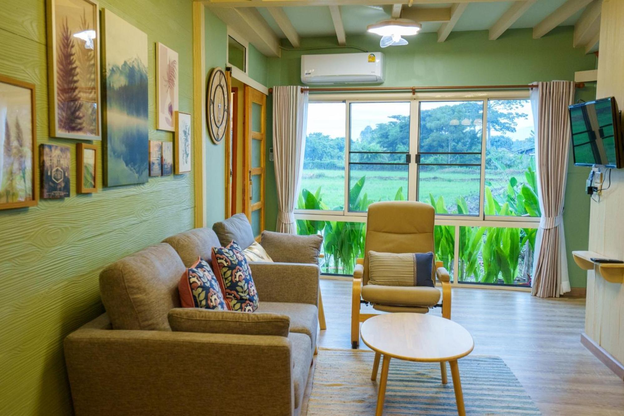 Mana-An Lake Hill Resort มานาอันเลคฮิลล์รีสอร์ต チエンマイ エクステリア 写真
