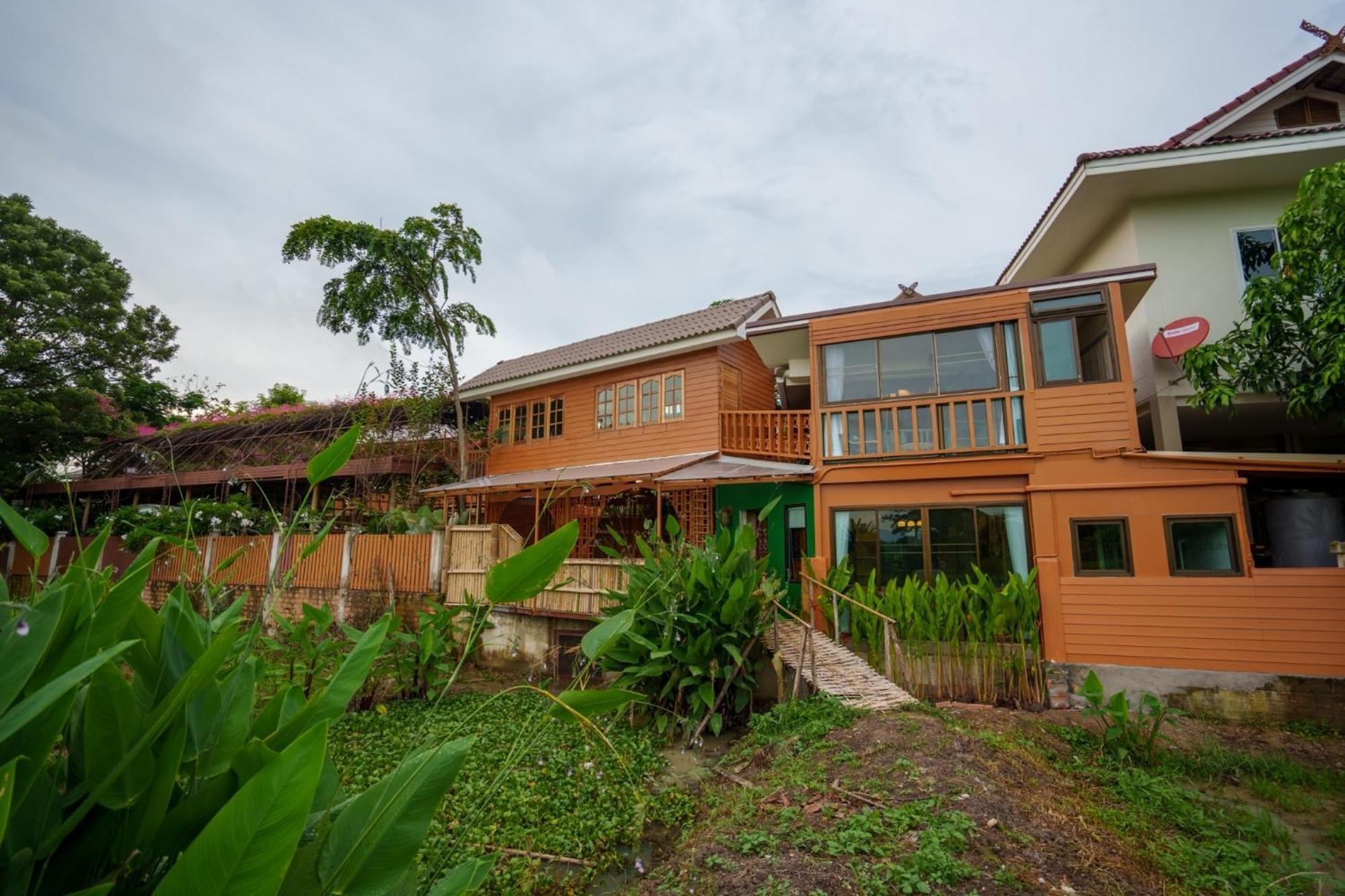 Mana-An Lake Hill Resort มานาอันเลคฮิลล์รีสอร์ต チエンマイ エクステリア 写真